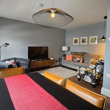 Luxury - Sleeps 7 Γκάλγουεϊ